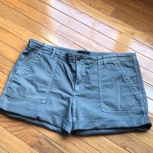 Vince Stretchy Cuffed Shorts